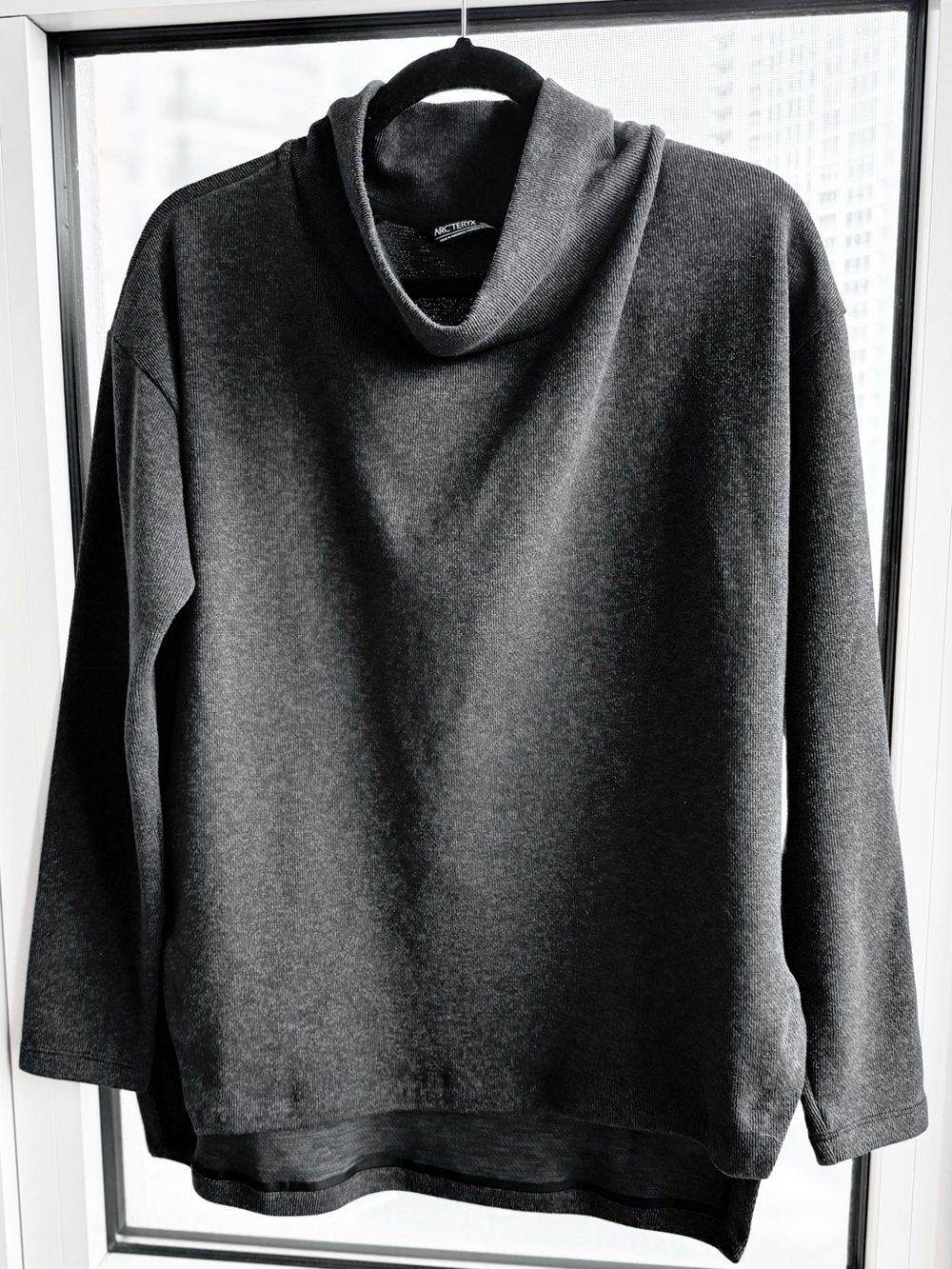 EUC Arc'teryx Women's Black Pullover Sweater ~ Funnel Neck ~ Athleisure ~ L